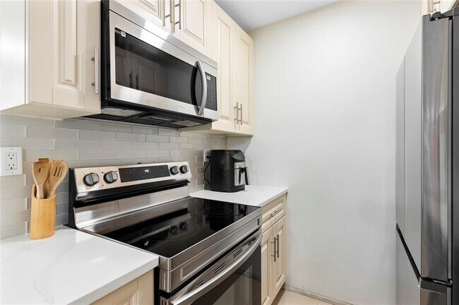 Building Photo - 11605 NW 29th Ct