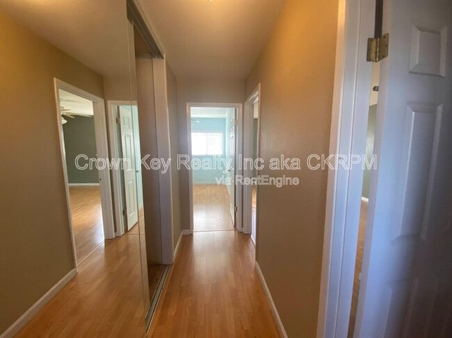 Building Photo - 80 Portola Way