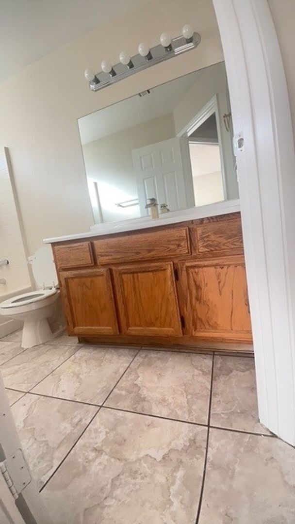 Building Photo - Rancho Las Palmas