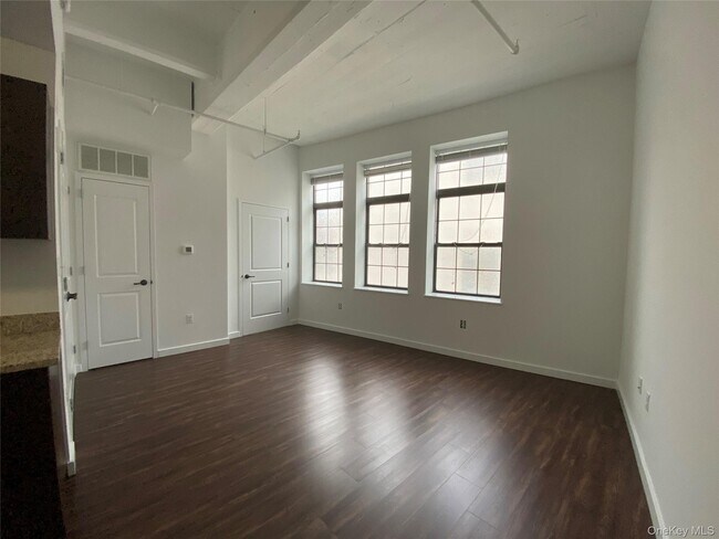 Building Photo - 2 Mill St