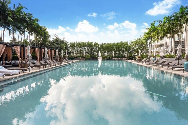 Building Photo - 121 NE 34th St