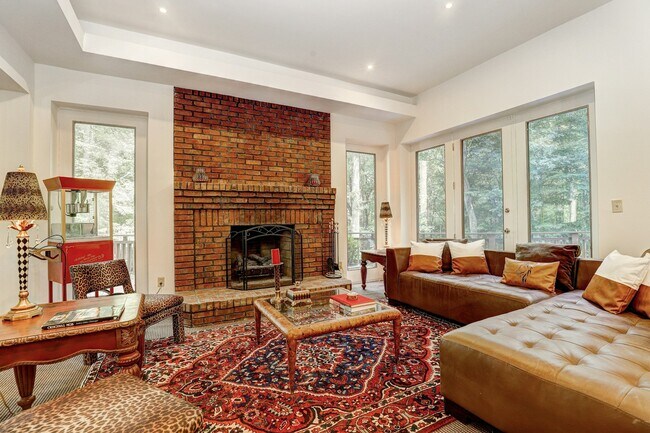 Building Photo - 25 Highfield Ct
