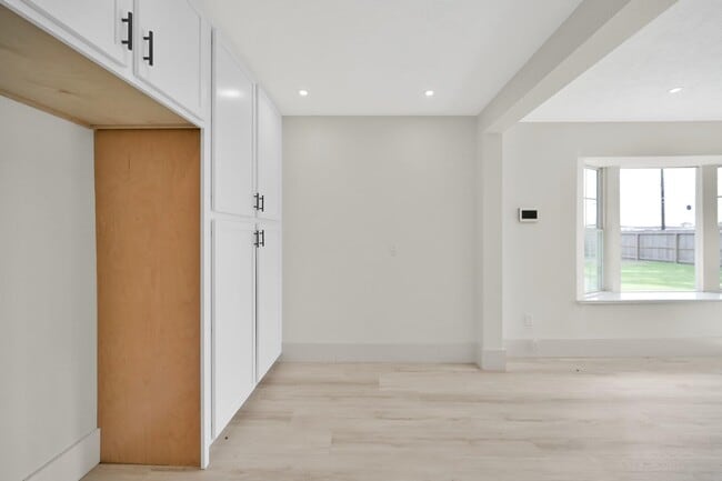 Building Photo - 6026 Willowbend Blvd