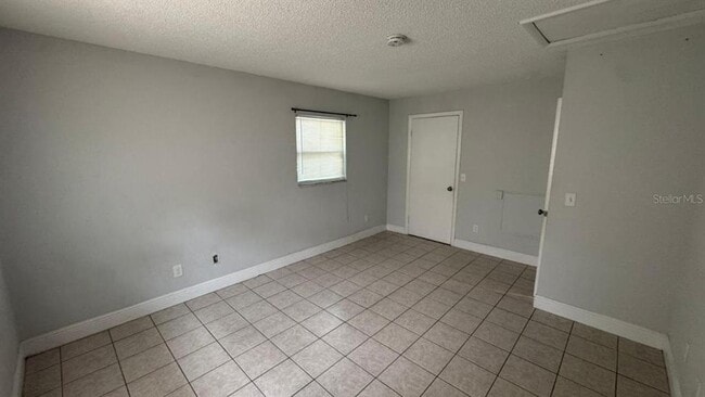 Building Photo - 2920 SE 50th Ct