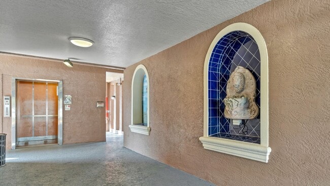 Building Photo - Fantastic 1br/1bath Condo in Gulfport/Unfu...