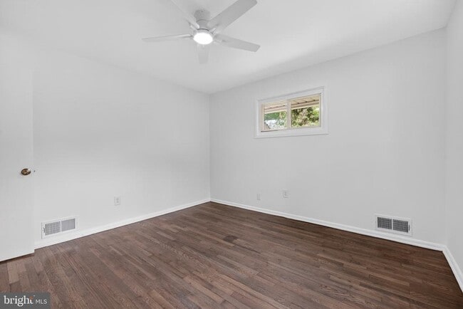 Building Photo - 303 Nimitz Ave