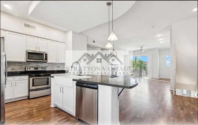 Building Photo - 6745 N 93RD Ave