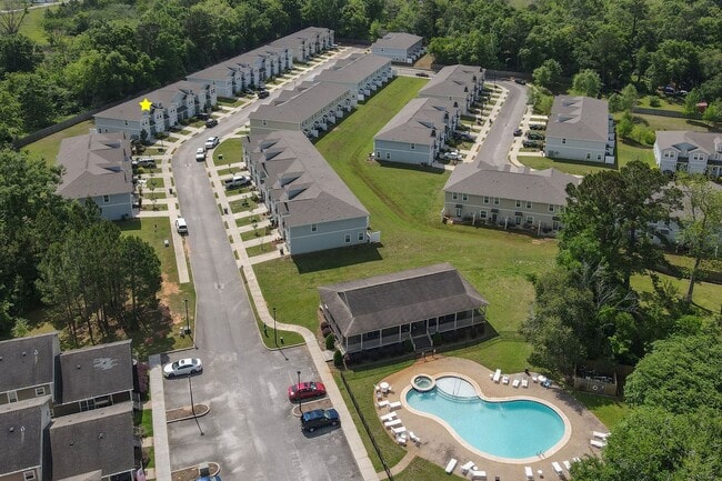 Building Photo - NEW LOW PRICE!!