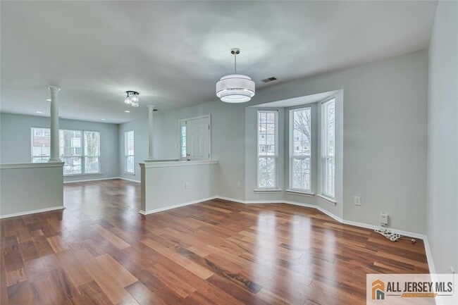 Building Photo - 401 Pheasant Run