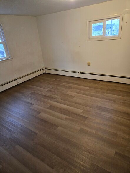 Master Bedroom - 99 Coal St