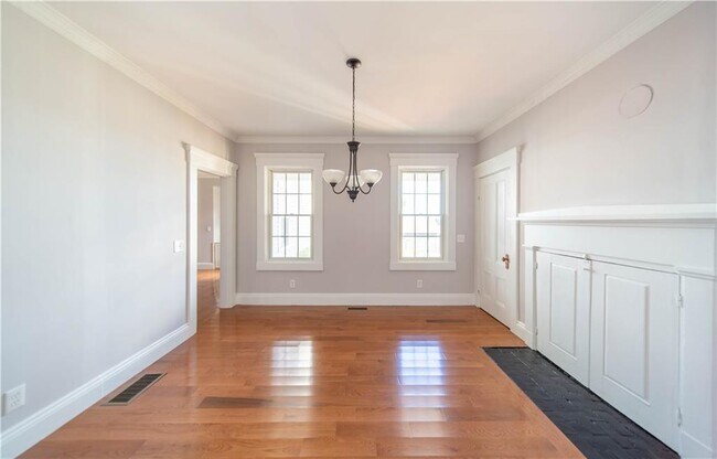 Building Photo - 31 Peirce St