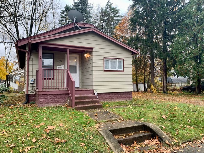 Building Photo - 2306 24th St NE