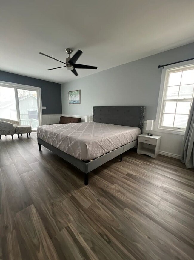 Building Photo - 2325 S 11th Ave