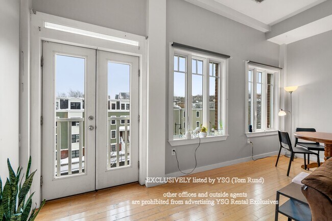 Building Photo - 1431 Tremont St