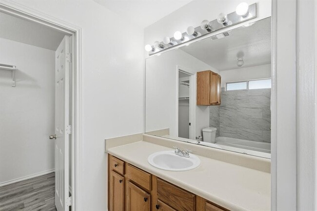 Building Photo - 2849 Southampton Way