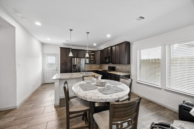 Building Photo - 7931 Tuscan Cypress Dr
