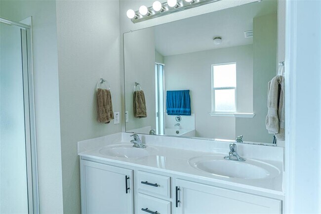 Building Photo - 5409 Rimes Ct