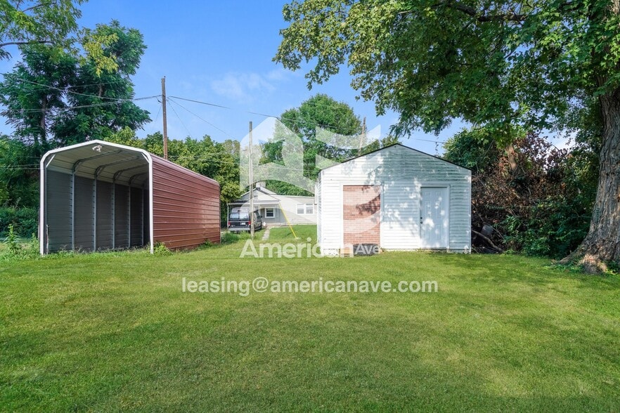 Building Photo - 630 W 8th St