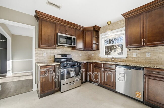 Building Photo - 4808 Boxford Rd