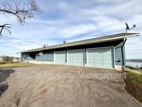 Building Photo - 344 S 2nd St