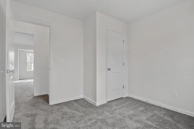 Building Photo - 427 Valor Way
