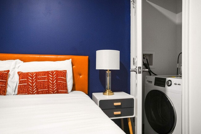 Building Photo - 209 9th St