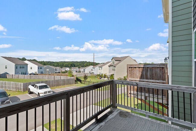 Building Photo - Spacious 4 Bedroom Townhome in Wake Forest!