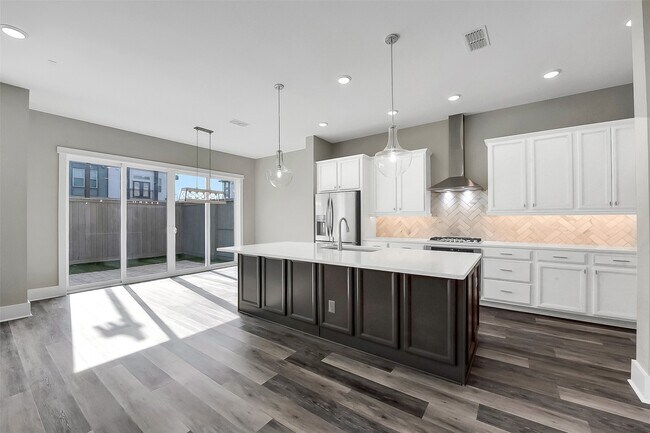 Building Photo - 1421 Biondo Way