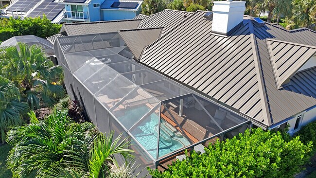 Building Photo - 8951 SE Marina Bay Dr