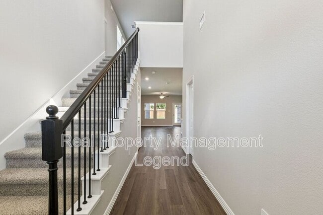 Building Photo - 4018 Sandstone Dr