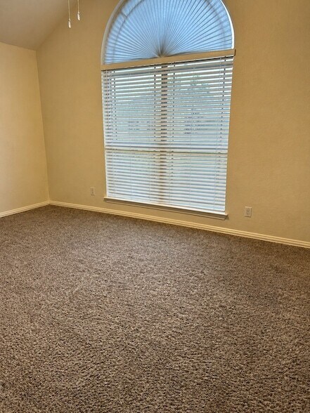 Building Photo - 1122 Hayworth Ave