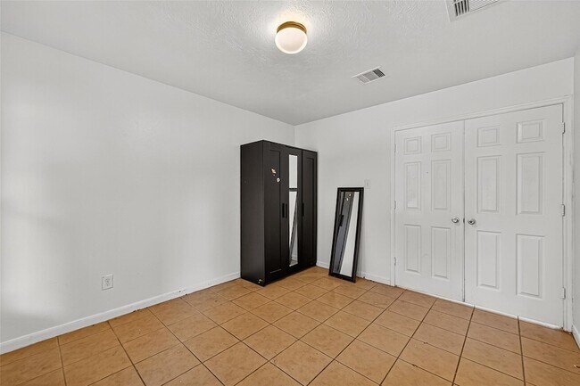 Building Photo - 16547 Lanesborough Dr