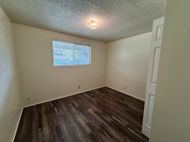 Building Photo - 3 Bedroom 2 Bath House in Santa Clara Area