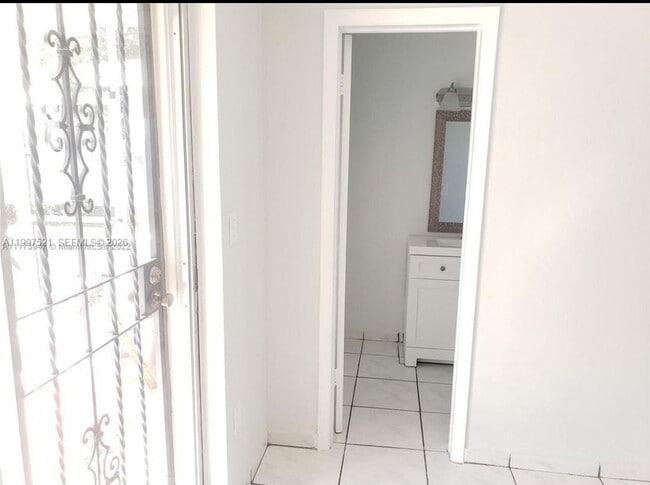 Building Photo - 3040 SW 77th Ct