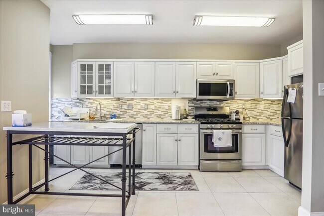 Building Photo - 10500 ROCKVILLE PIK