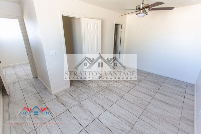 Building Photo - 14034 W Noble Cir