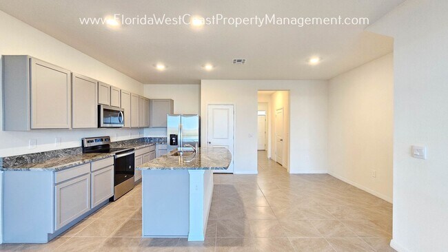 Building Photo - SPACIOUS STAR FARMS 3 BEDROOM/2.5 BATH TOWNHOME PRE-LEASING FOR APRIL 2026!