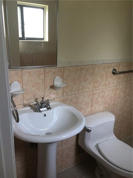 Building Photo - 4231 SW 55th Ave