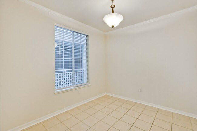 Building Photo - Large Santa Clara 1 Bedroom Condo in River...