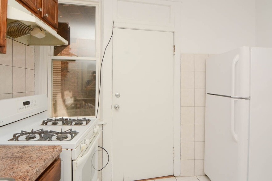 Building Photo - 2921 W George St