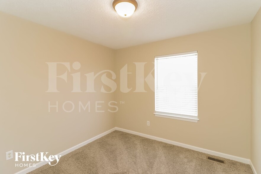 Building Photo - 5575 Appaloosa Cir