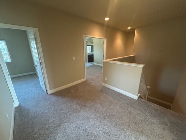 Building Photo - 4 bedroom 2 bathroom in NW Visalia coming ...