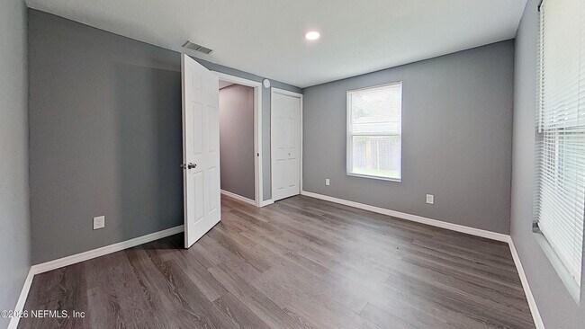 Building Photo - 535 W 59th St