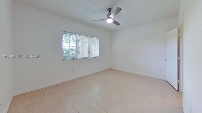 Building Photo - 2493 Centergate Dr