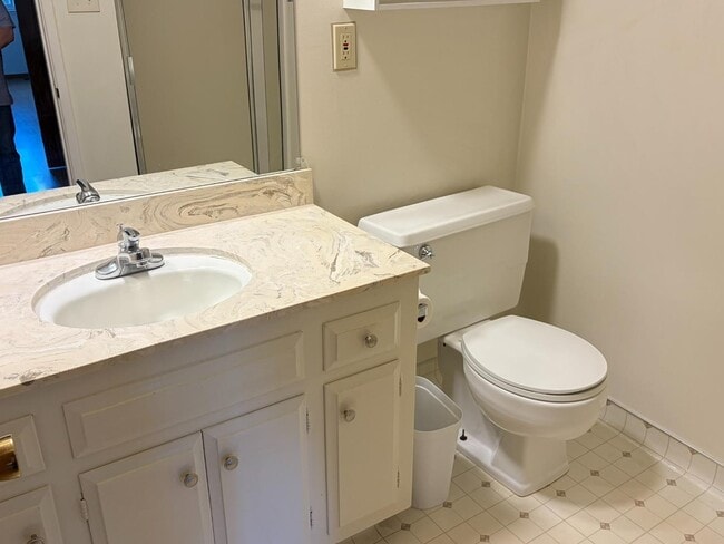 Building Photo - 1355 Palos Verdes Dr