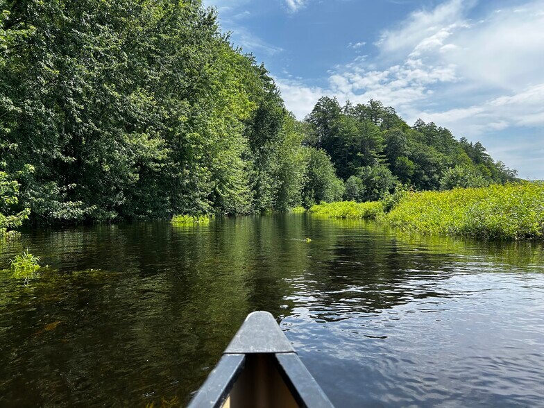 Building Photo - 302 Lake Ave