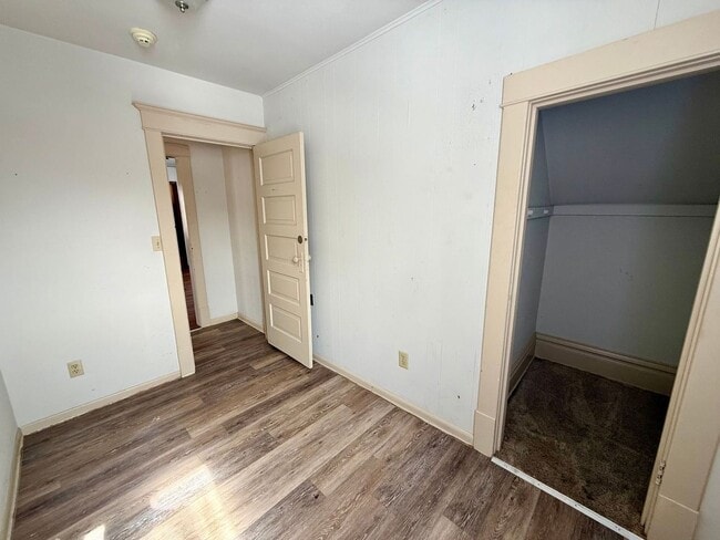 Building Photo - 724 Washington St