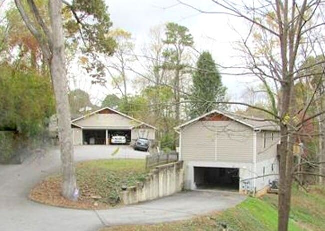 Building Photo - 26 Triple H Dr
