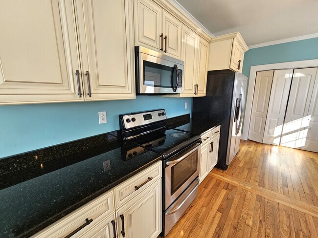 Building Photo - 23 McAdoo Ave