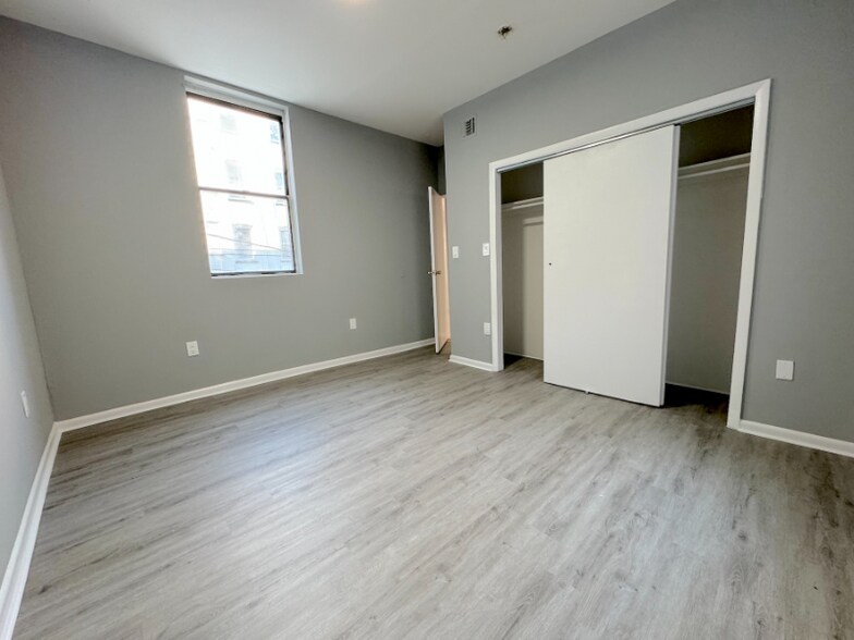 Building Photo - 234 Ogden Ave.